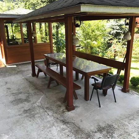 Yomra Ikisu Garden House
